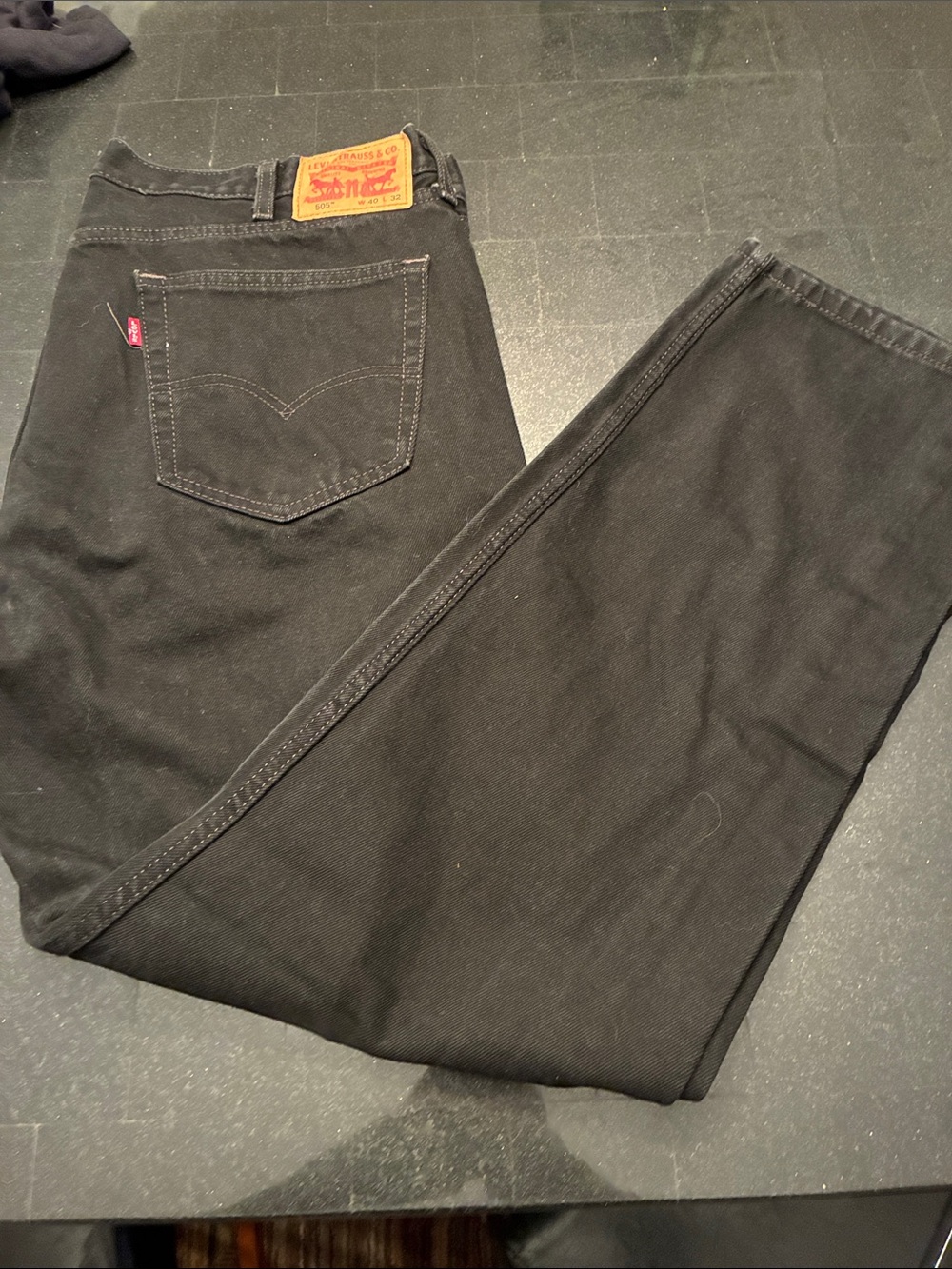 Levi's 505 Men's Black Straight Jeans with Classic Back Pocket sz 40. MA
